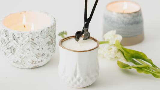 Candle with wick trimmer from Hyggelight The Growing Candle